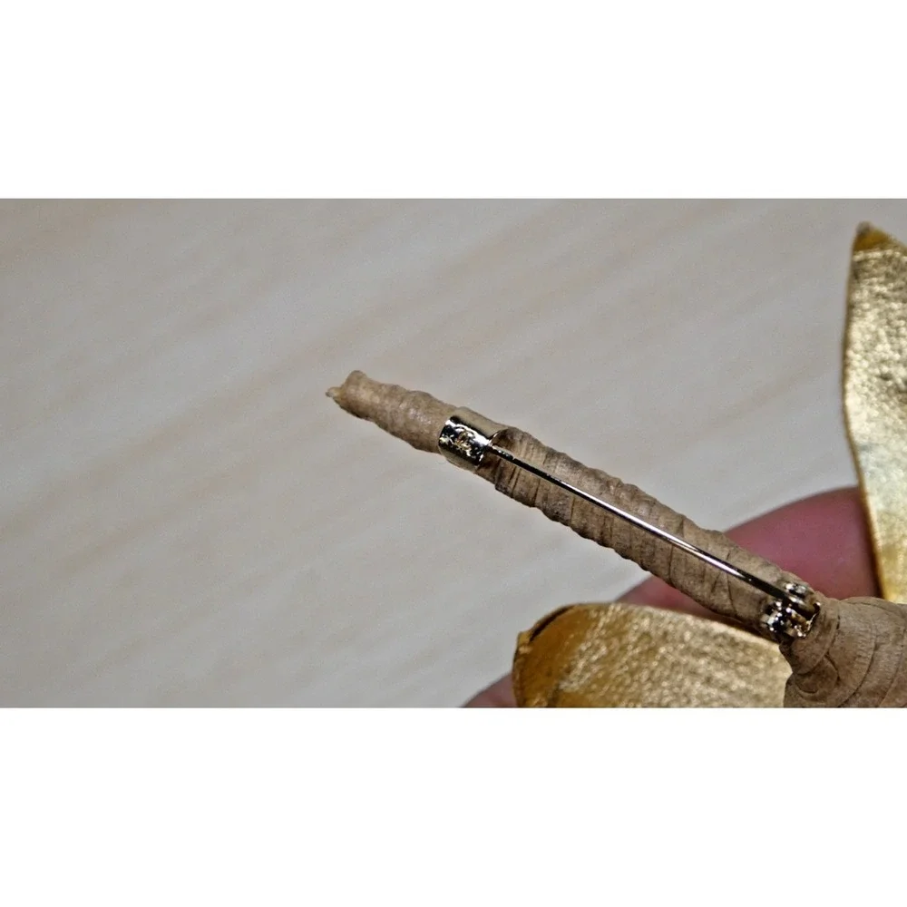 CHANEL Brooch - Gold Lily-of-the-Valley Brooch with Original Box – 2019